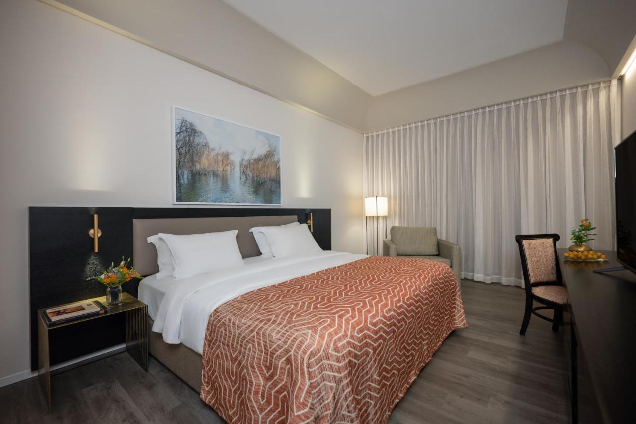Quarto Triplo Deluxe (2 Adultos + 1 Criança)