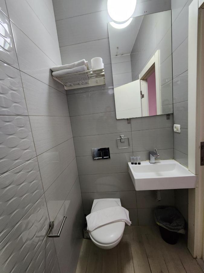 Small Double Room,1341821432:JPEG