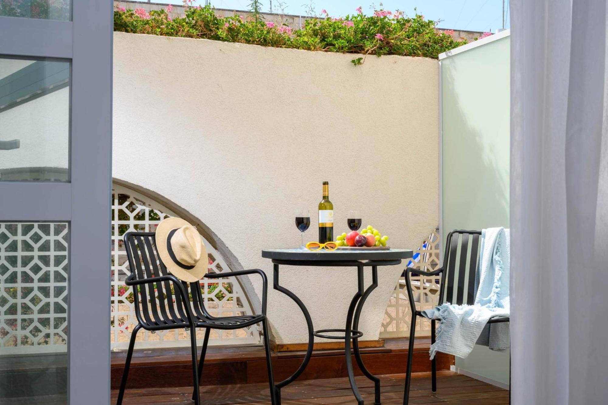 Deluxe Twin Room with Balcony