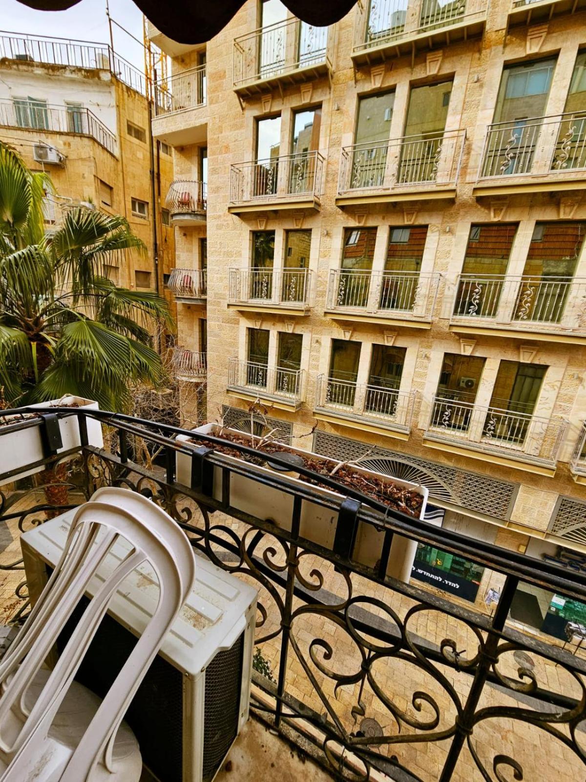 Family Balcony,1649892700:JPEG