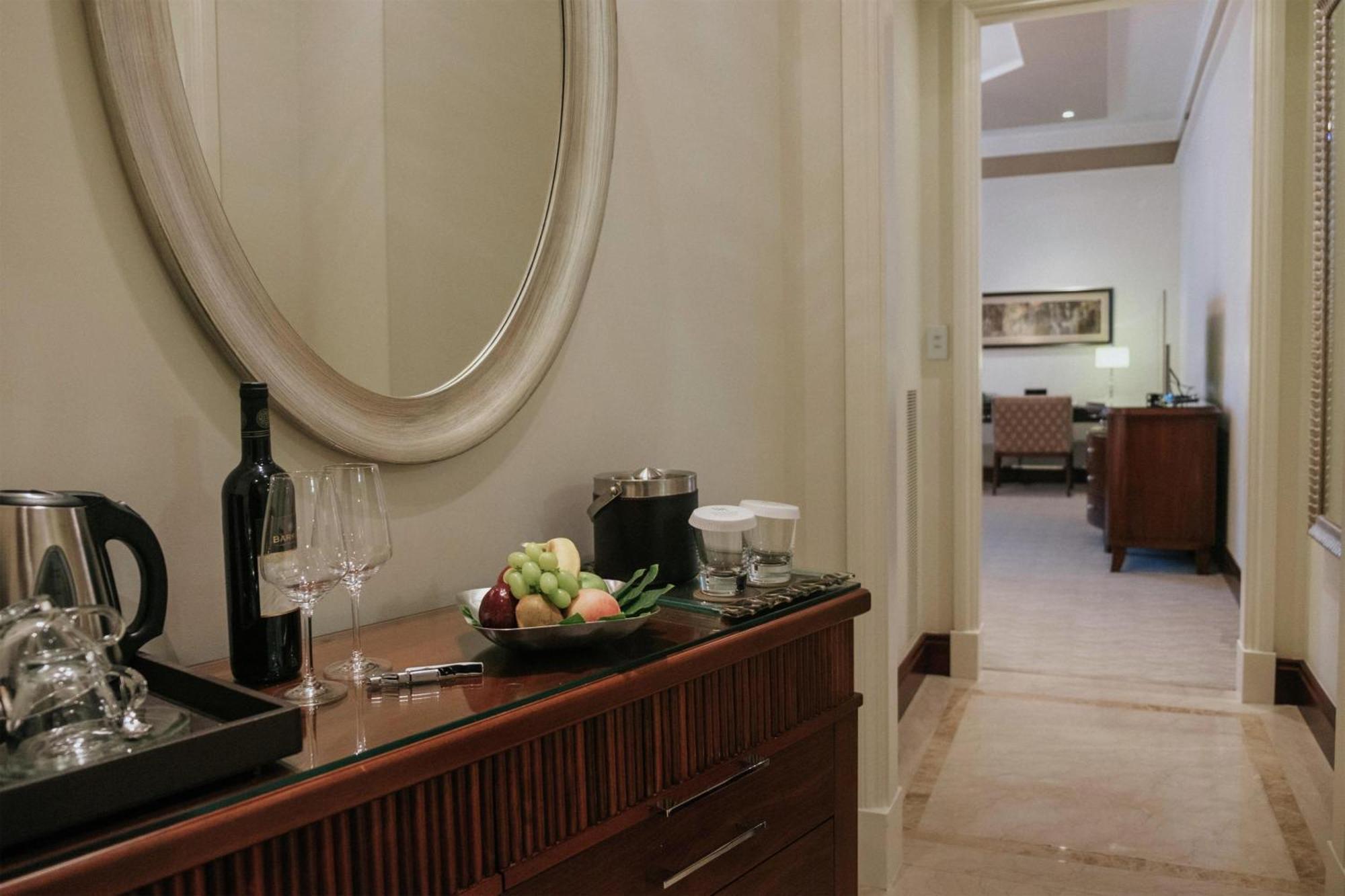 Junior King Suite