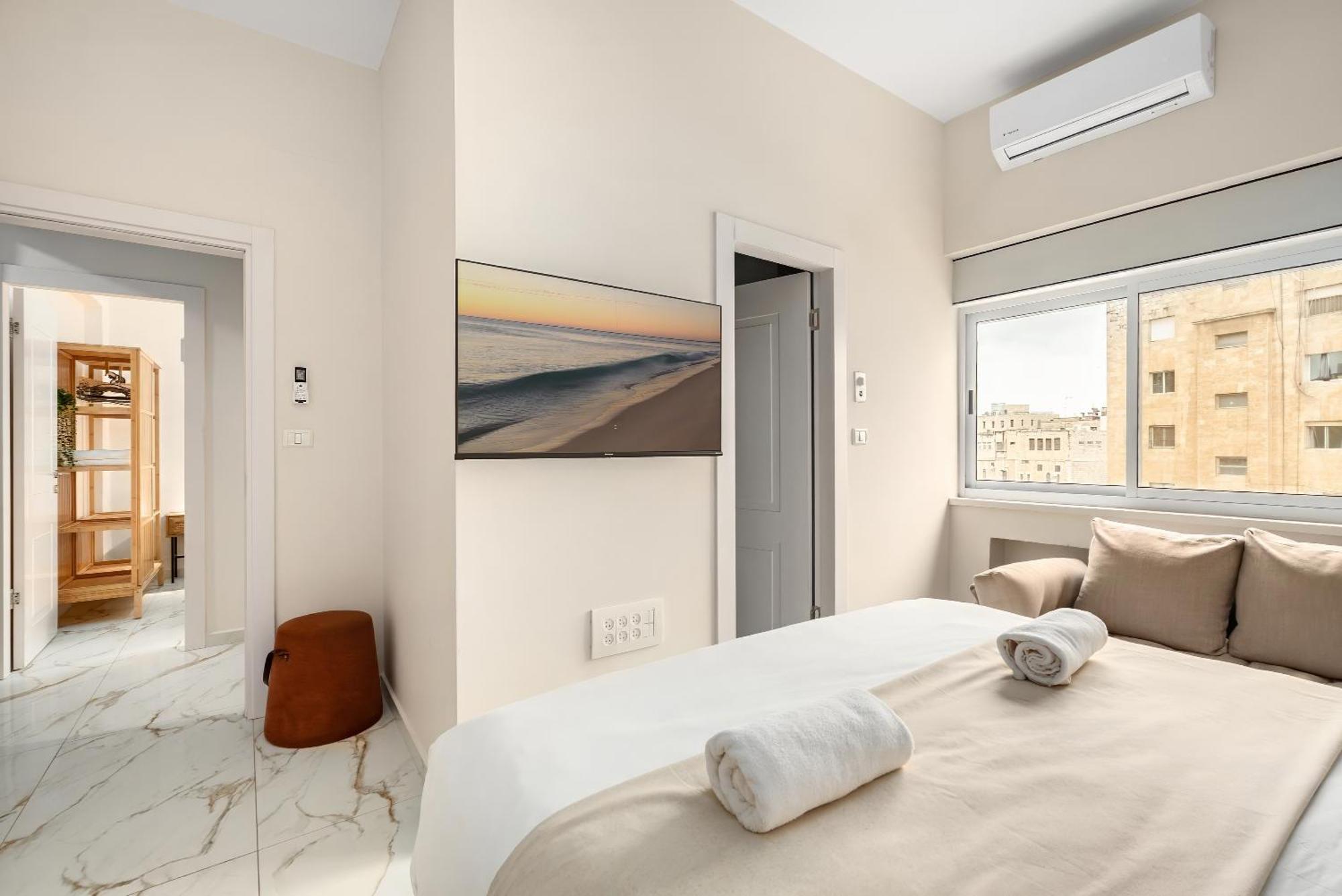 Apartment mit 3 Schlafzimmern und Balkon