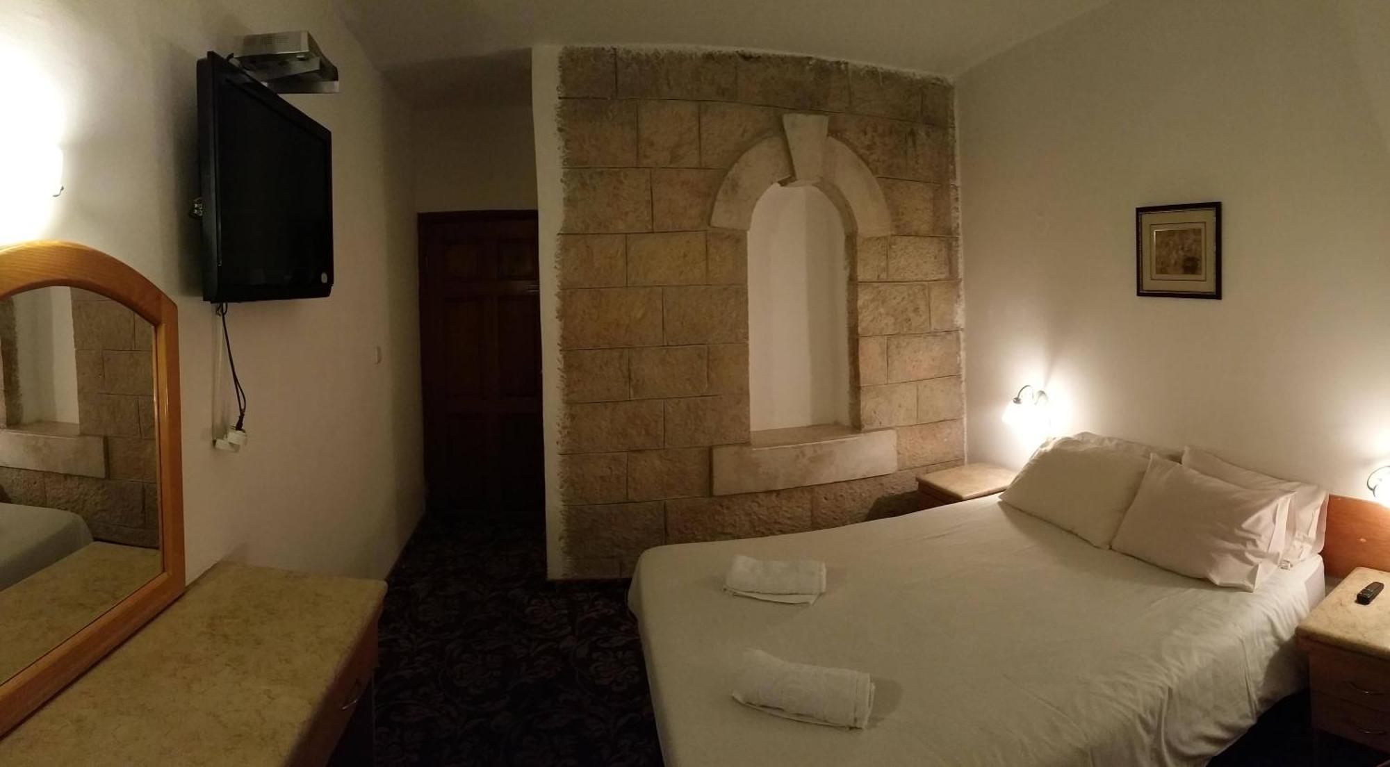 Standard Double Room,215444927:JPEG