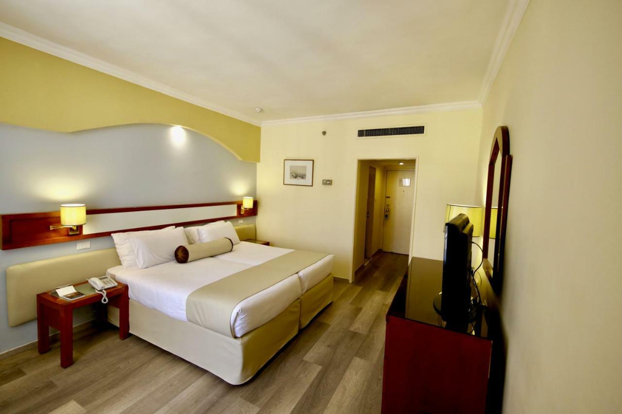 Standard Double or Twin Room,808684116:JPEG