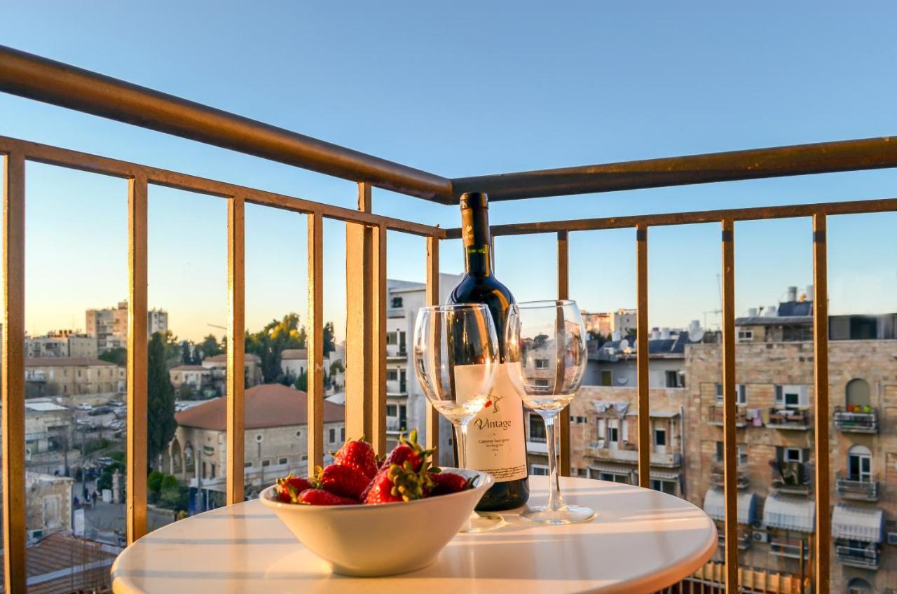 Deluxe Room with Balcony,1081854553:JPEG