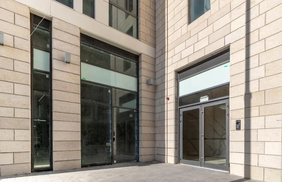 Fantastic 1 Bedroom In City Center-1