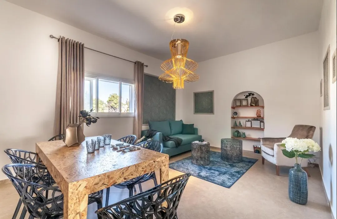 Authentic 3-Bedrooms Apartment In Mamilla Free Parking-1