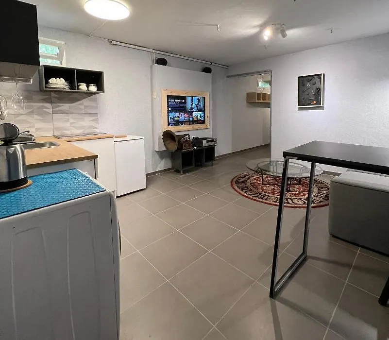 Cozy Fully-Equipped Apartment Near The Old City-1