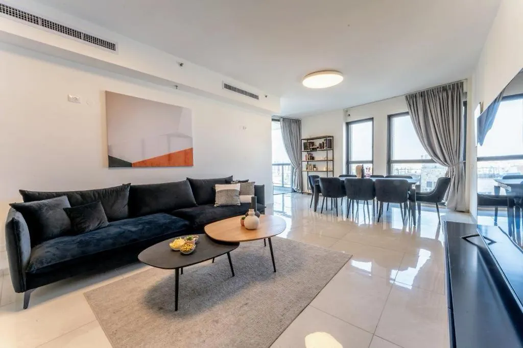 Holysuite J Tower-1