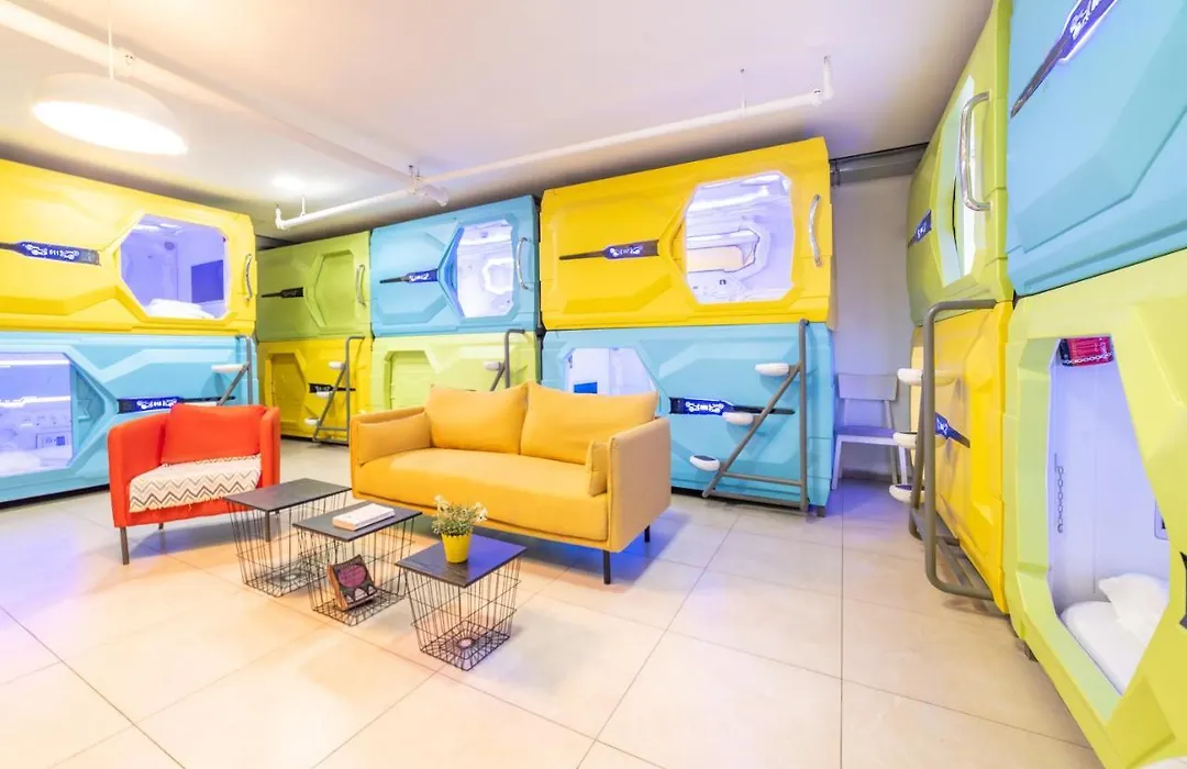 Capsule Inn-1