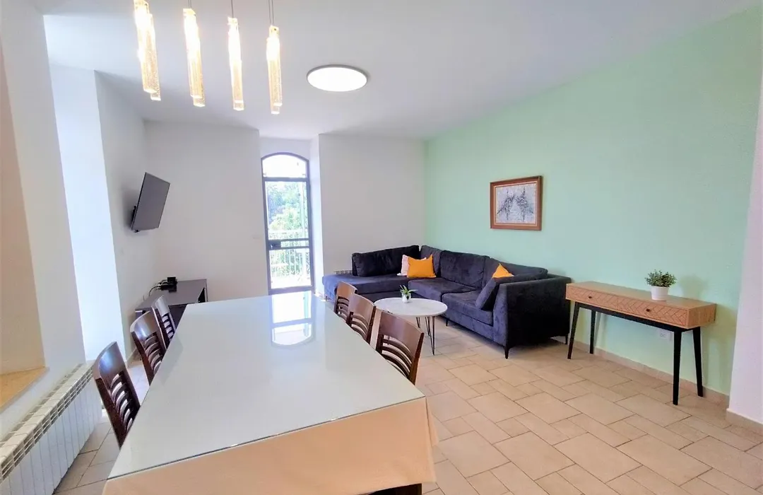 Family Apartment Near Old City-1