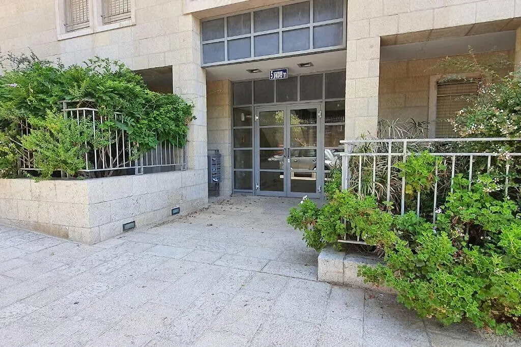 Cosy Studio In Mamilla, Free Parking Up To 5 Ppl-1