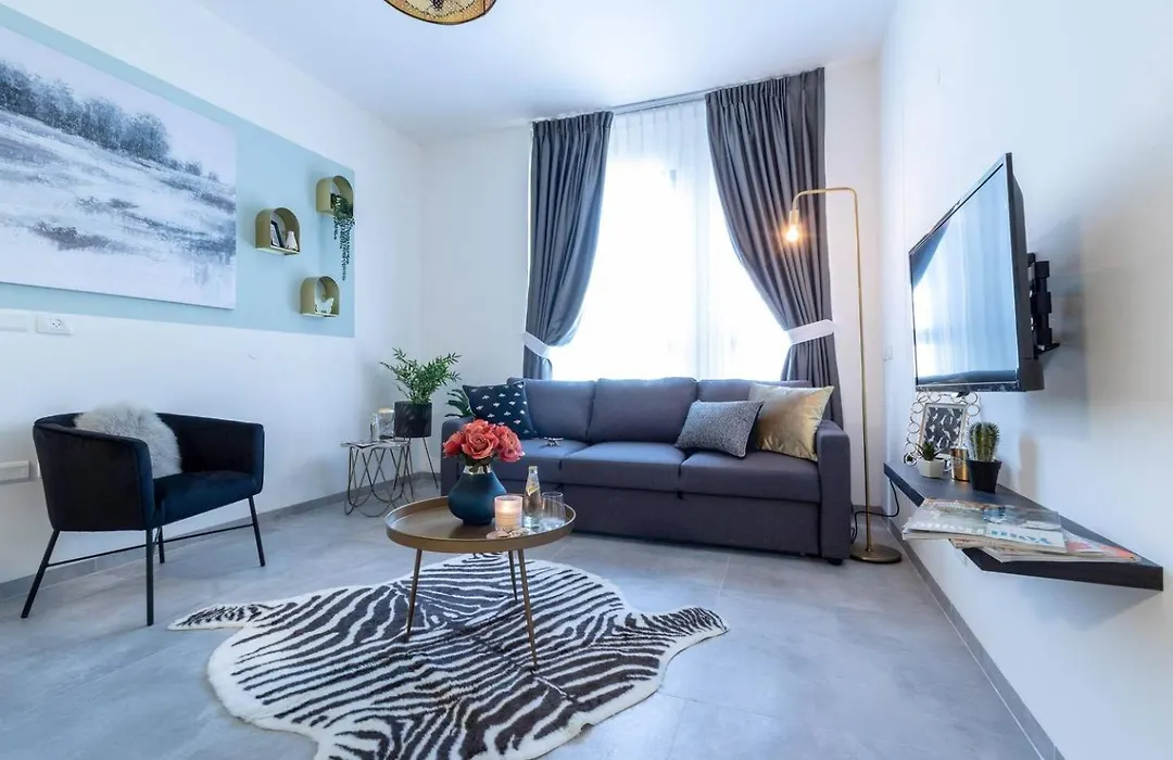 Beautiful 1 Bedroom In Great Central Area-1