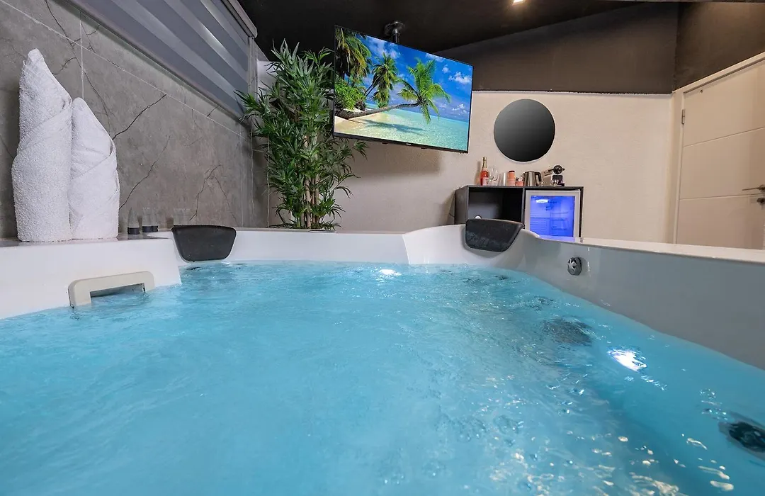 Lago Suites Hotel-1