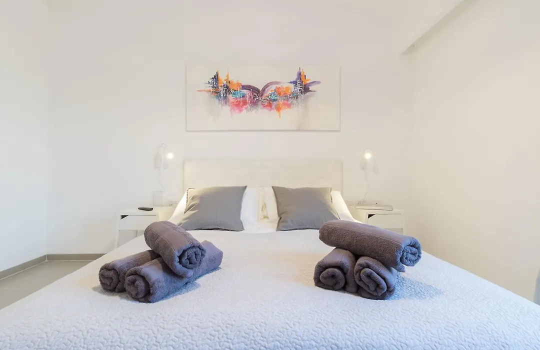 Luxury Two-Bedroom Apartment With Terrace Over Old City View-1