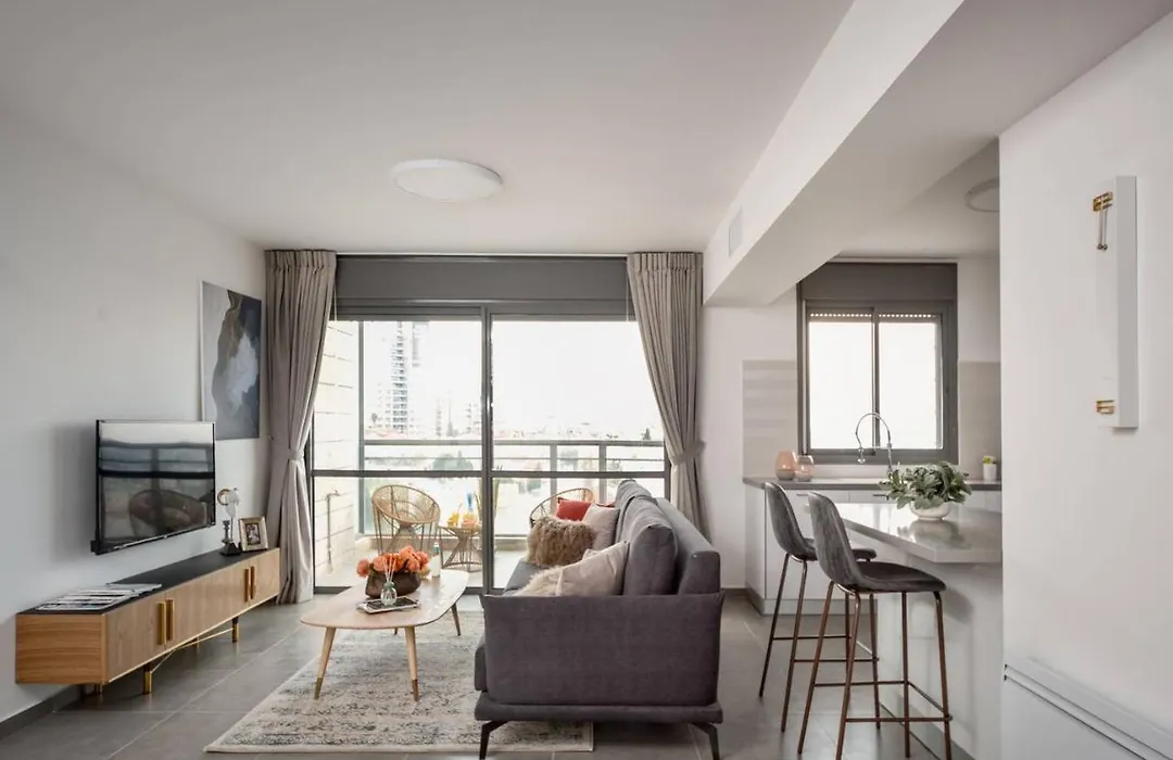 Deluxe 3 Bedrooms Flat In Residential Area-1