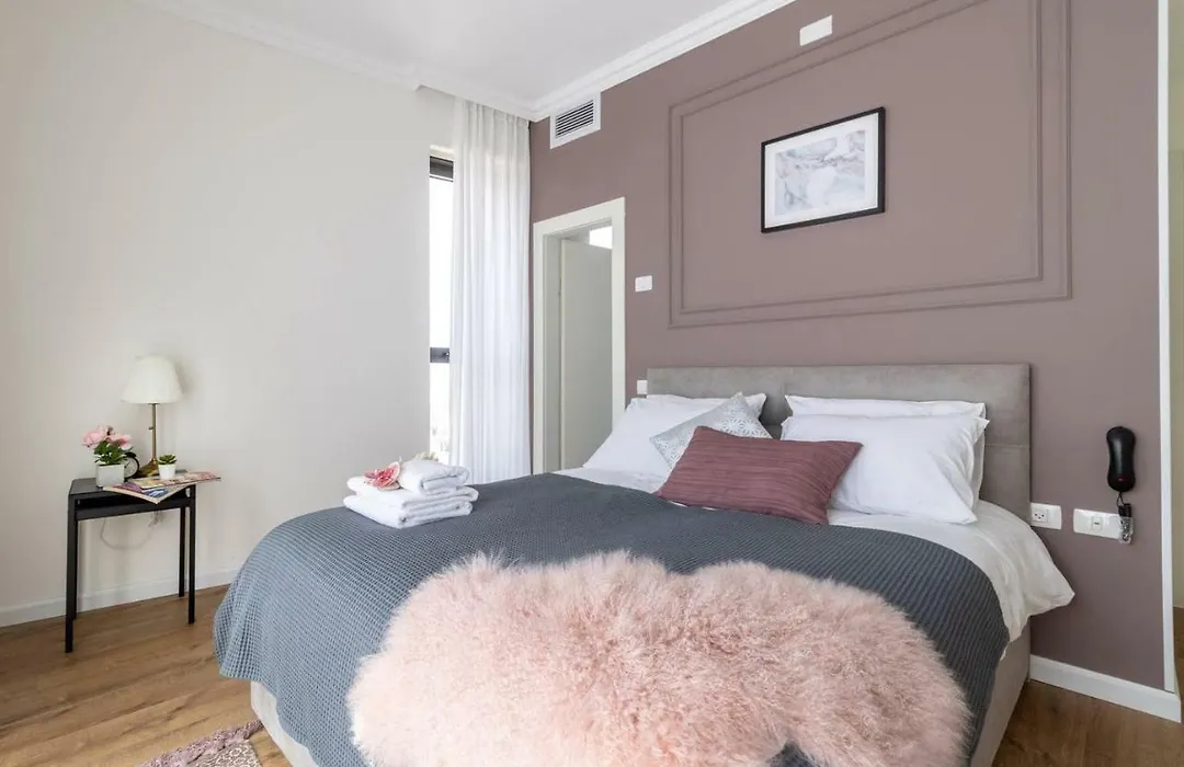 Magical 2Br/Parking With Amazing View, City Center-1