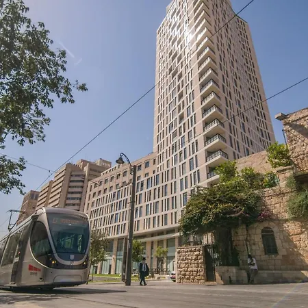 Gorgeous Design 3 Bdr Apart - J Tower - Amazing View!-3
