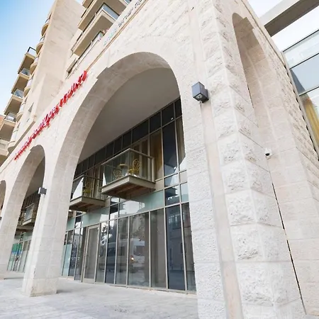 Exclusive Two-Bedroom Apartment With Parking-3