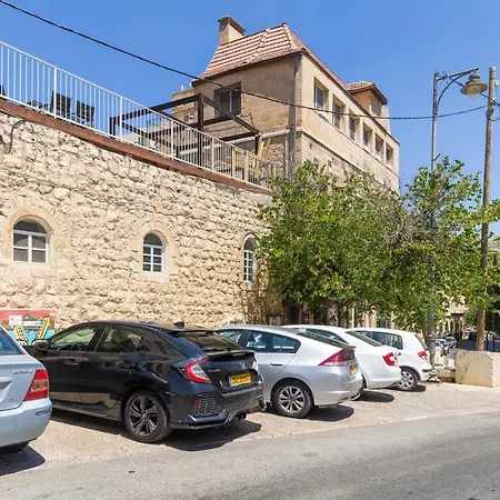 Authentic 3-Bedrooms Apartment In Mamilla Free Parking-2