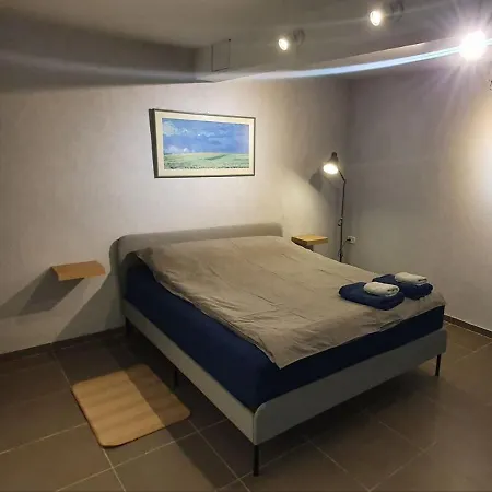Cozy Fully-Equipped Apartment Near The Old City-3
