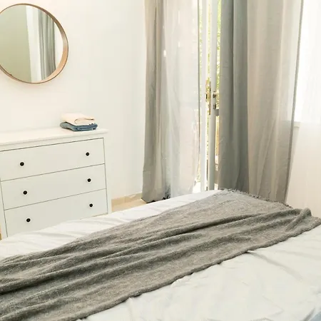 Ben Yehuda Apt-3