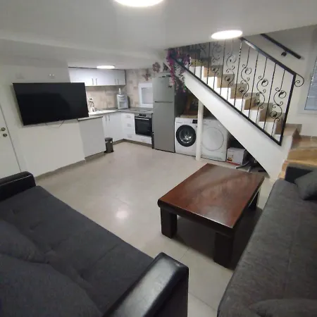 Magical Old City Apartment דירת אירוח מקסימה בלב הרובע היהודי-2