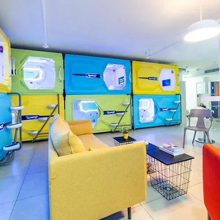 Capsule Inn-2