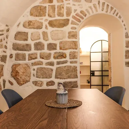 Cozy Heritage Home Jerusalem-3