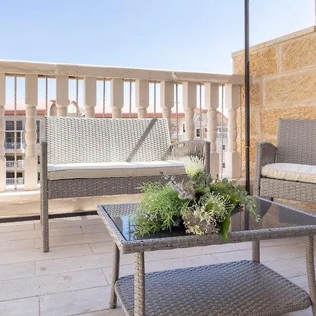 Stylish 1 Bedrooms Parking At City Gate-3