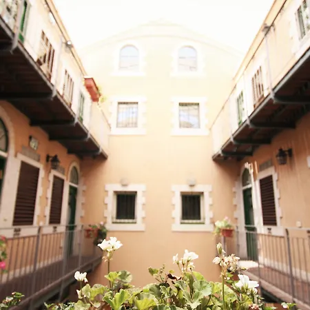 The Market Courtyard - Suites Hotel-3