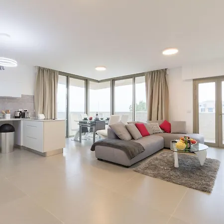 Luxury Two-Bedroom Apartment With Terrace Over Old City View-3