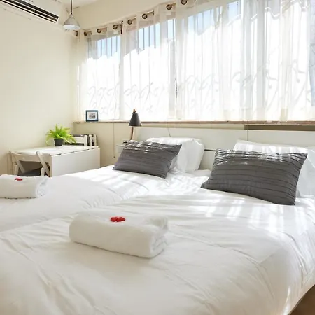 A Designed Apartment In The Best Location!-3