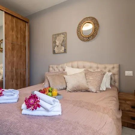 Deluxe 2 Bedrooms Apartment/Terrace In City Center-3