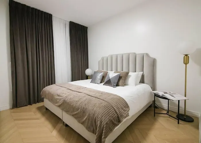 Gorgeous 4 bedroom apt in JTower Jeruzalem
